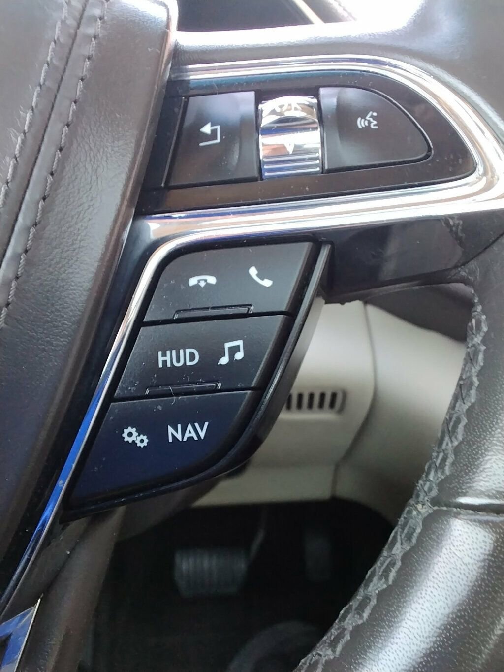 Used 2017 Lincoln Continental Reserve w/ Technology Package image 14