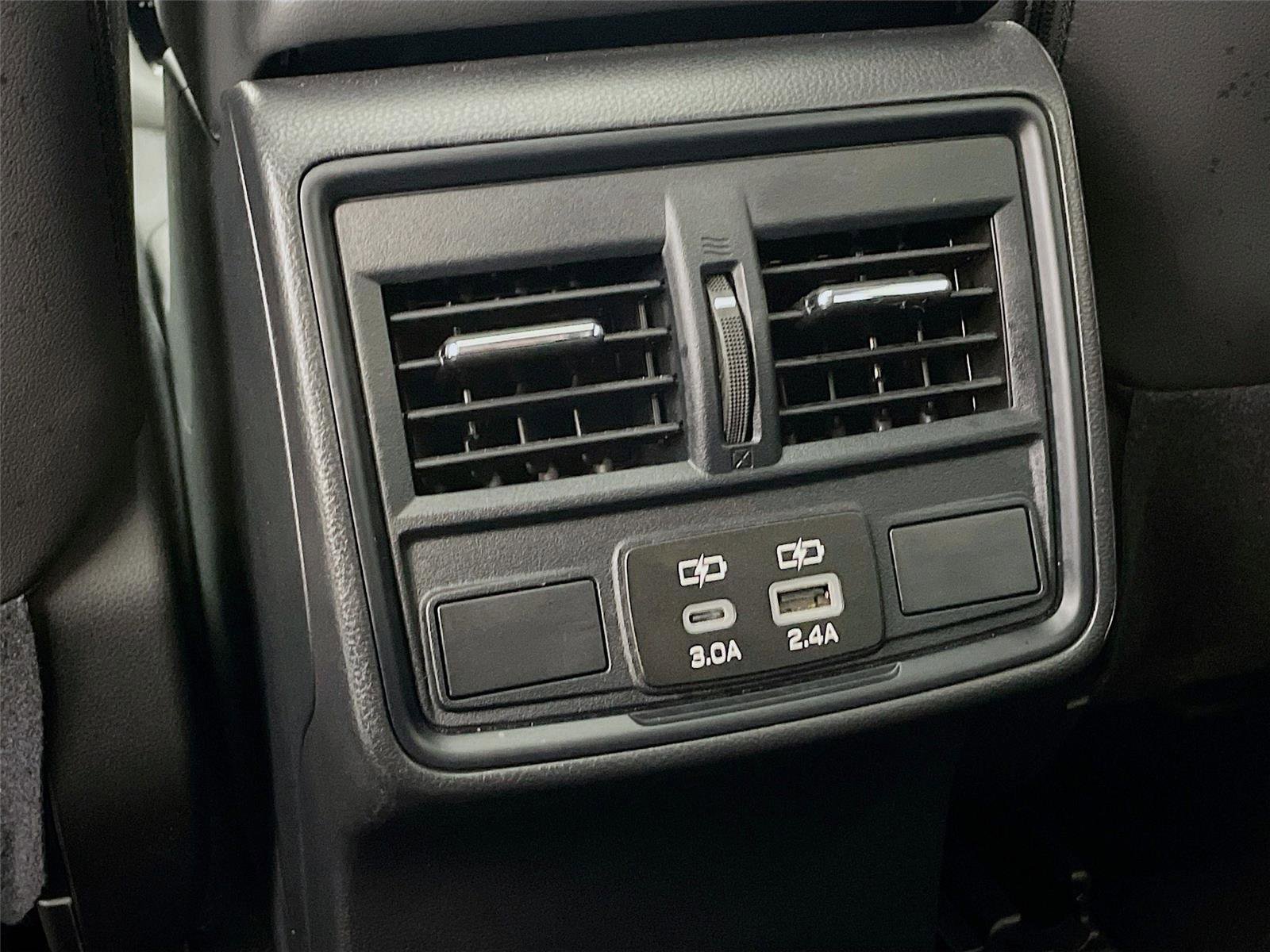 Certified 2025 Subaru Forester Premium AWD/4WD image 29