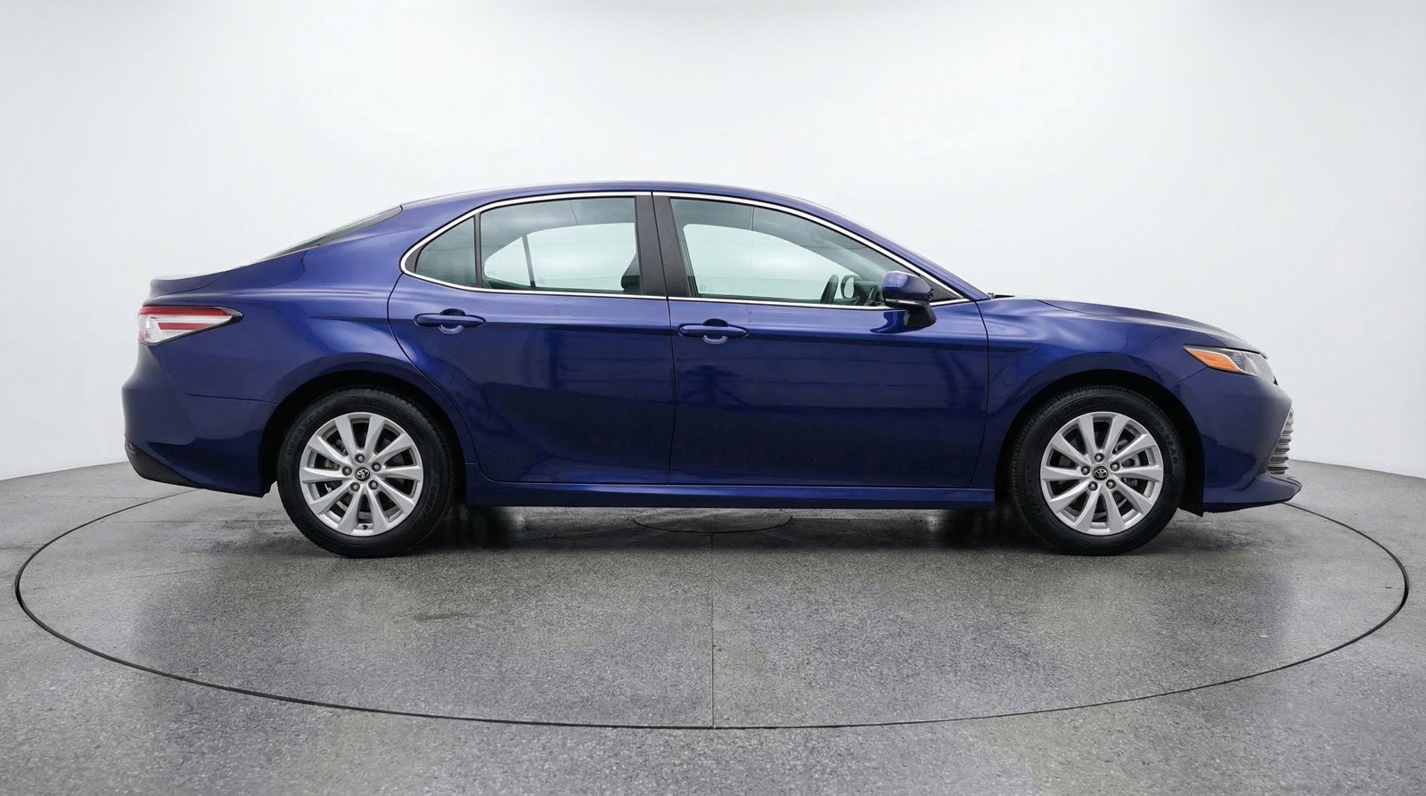 Used 2025 Toyota Camry LE FWD image 11