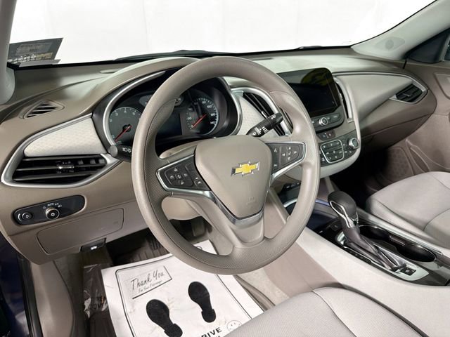 Used 2025 Chevrolet Malibu LT FWD image 9