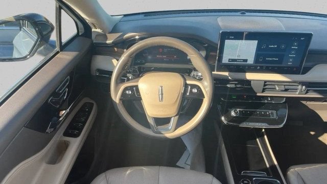 Used 2023 Lincoln Corsair Reserve FWD image 12