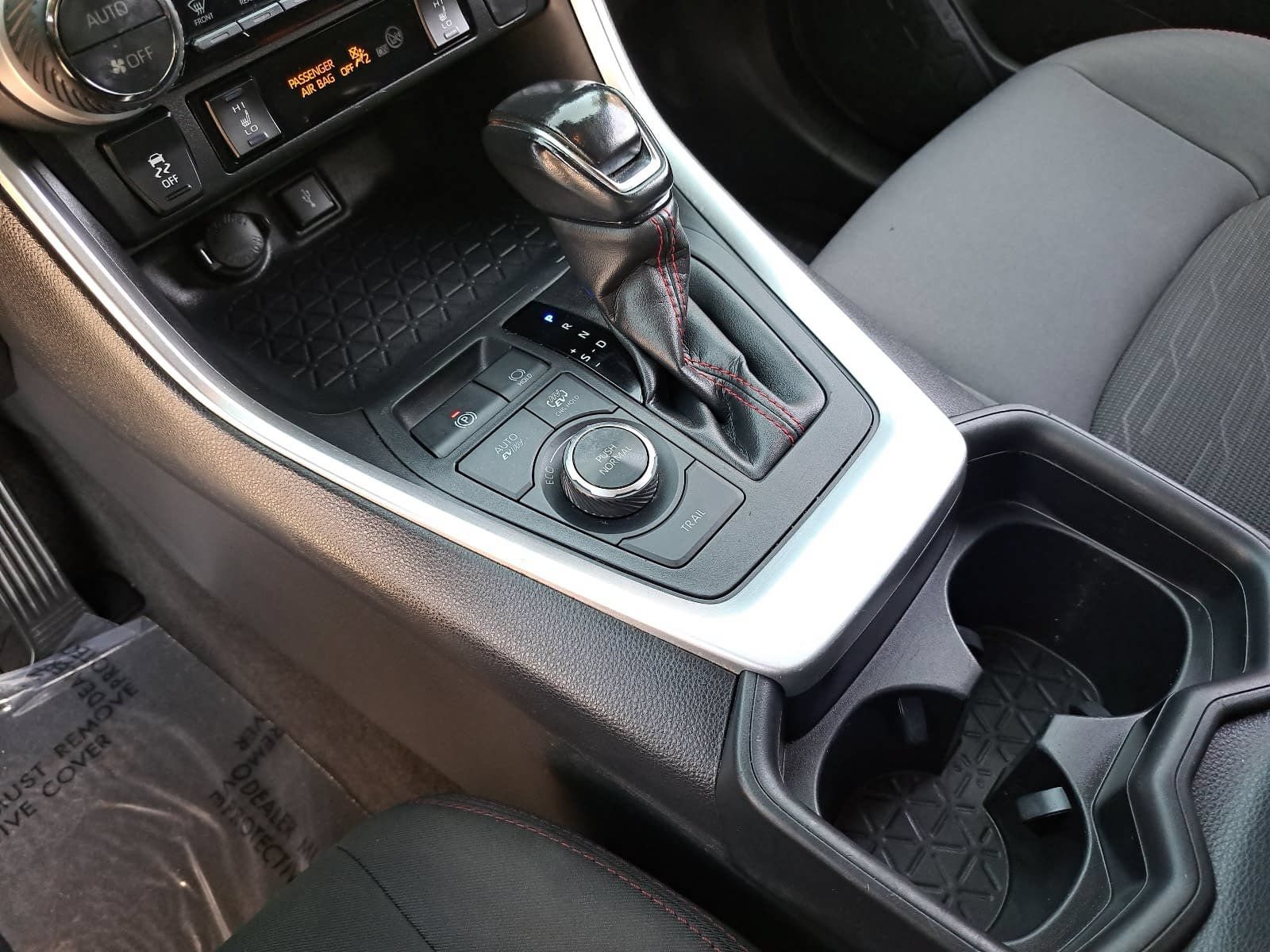 Used 2021 Toyota RAV4 SE w/ Weather & Moonroof Package AWD/4WD image 27