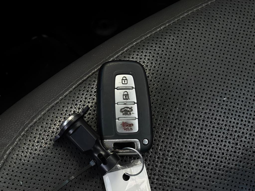 Used 2014 Hyundai Sonata Limited w/ Technology Package 05 FWD image 32