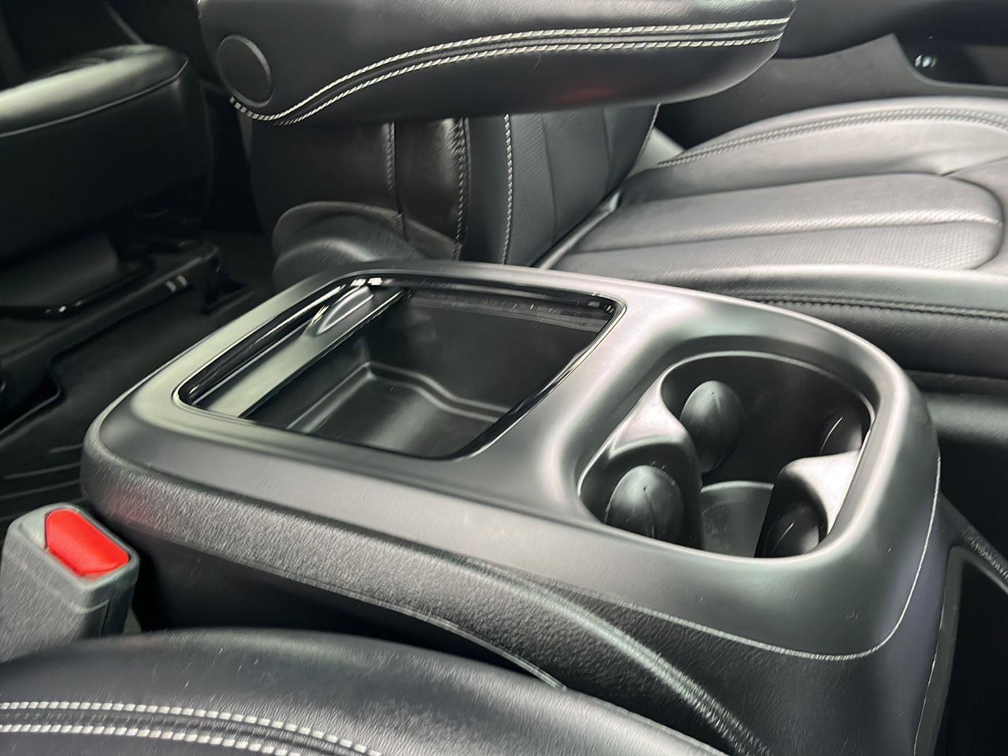 Used 2024 Chrysler Pacifica Limited image 35