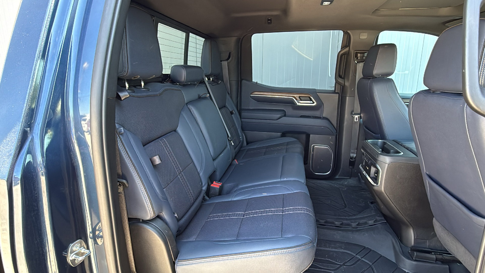Used 2022 Chevrolet Silverado 1500 High Country w/ High Country Premium Package image 25