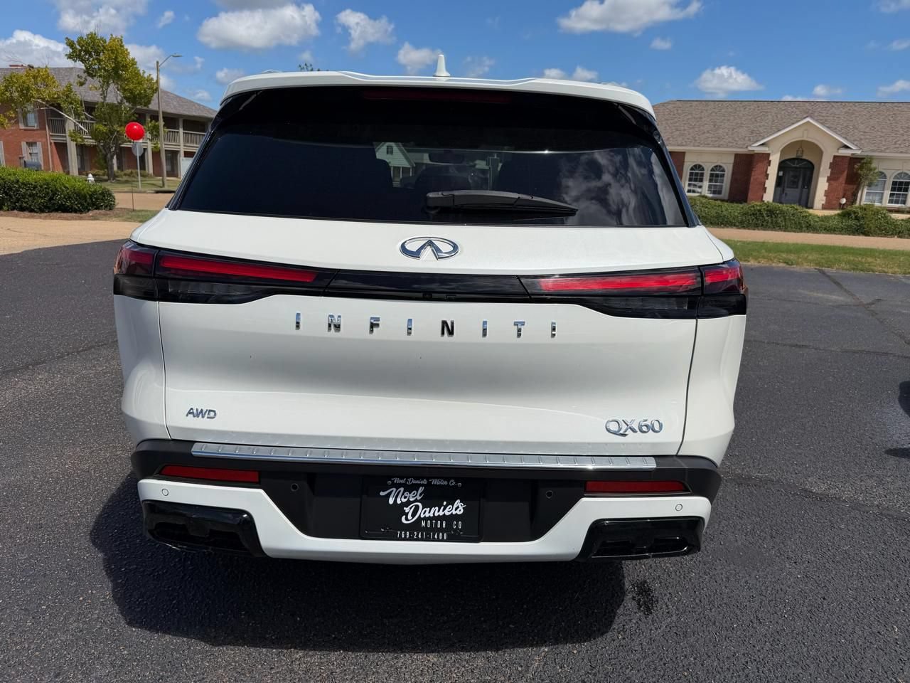 Used 2023 INFINITI QX60 Luxe w/ Cargo Package AWD/4WD image 5