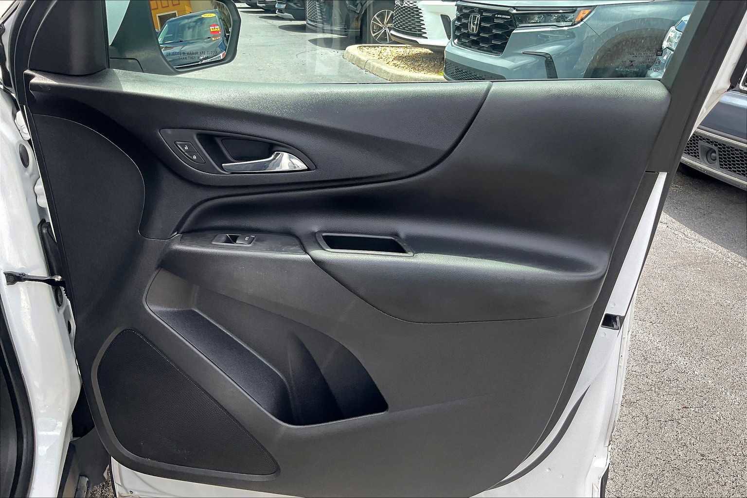 Used 2020 Chevrolet Equinox LT image 23