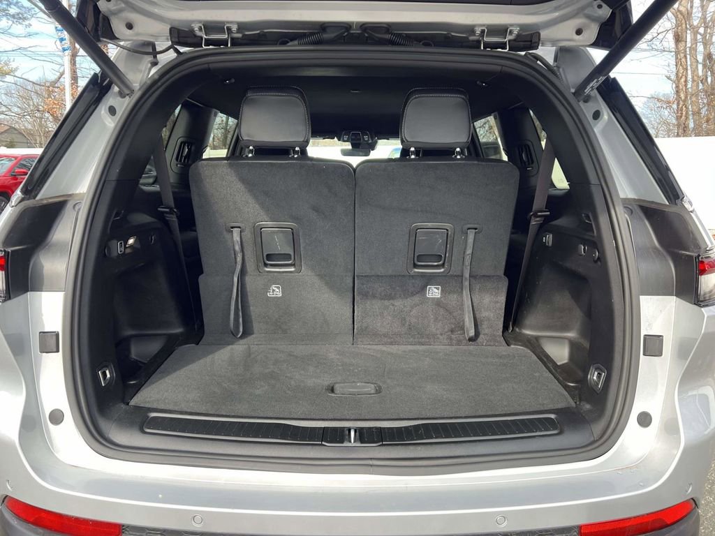 Used 2025 Jeep Grand Cherokee L Limited image 13