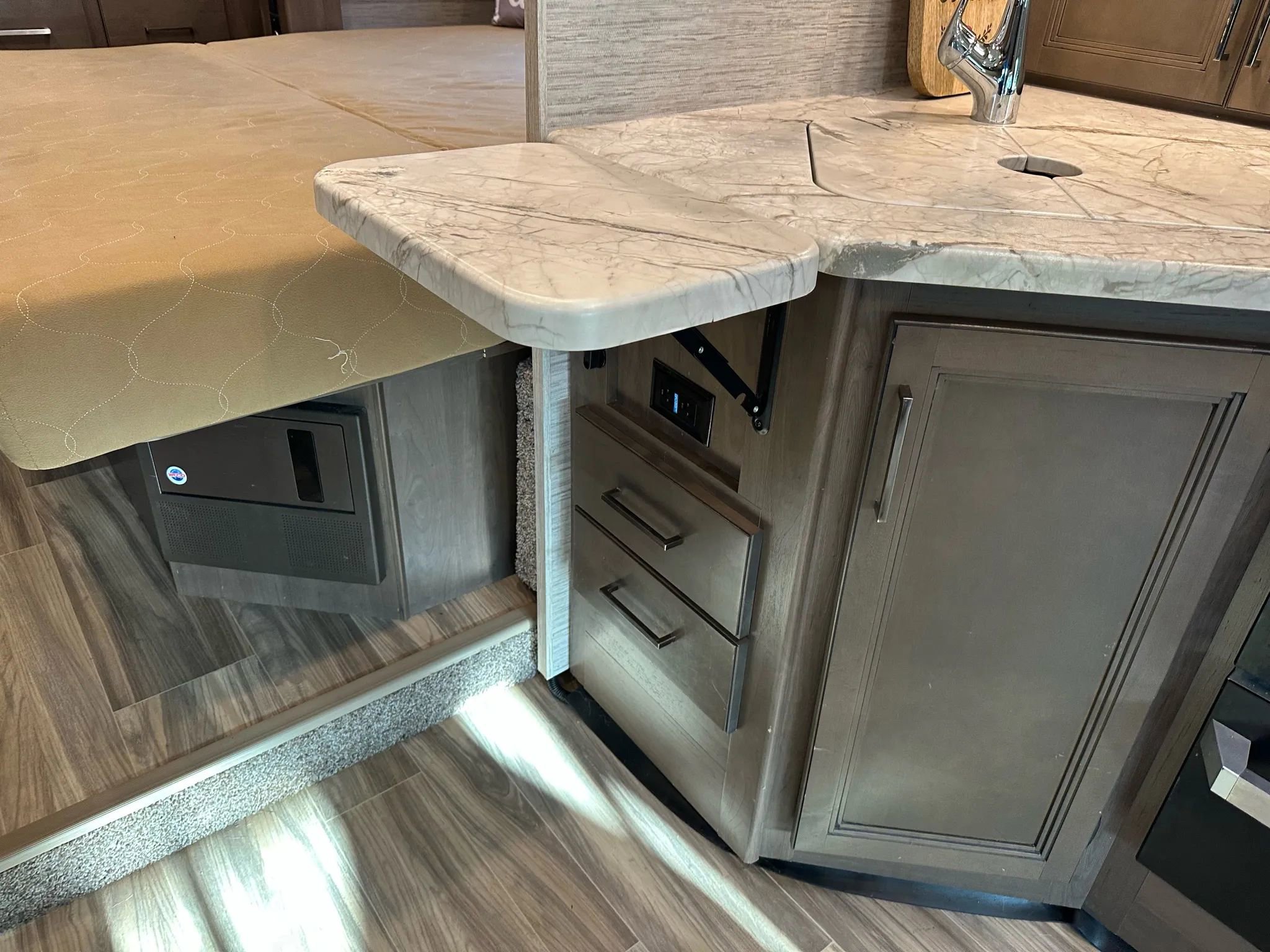 Used 2021 Ford E-450 and Econoline 450 Super Duty w/ Motorhome Prep Package image 62