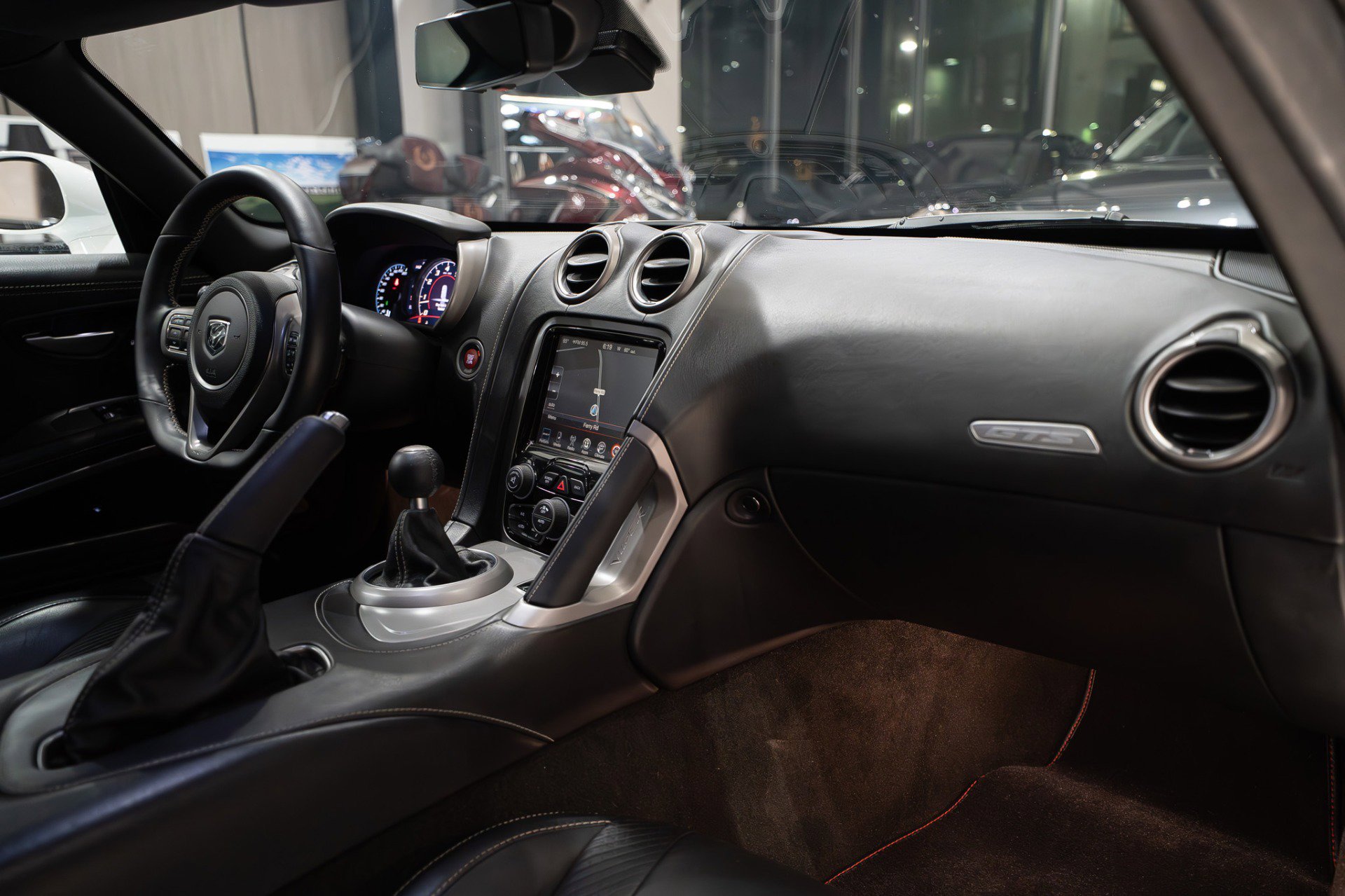 Used 2013 SRT Viper GTS w/ GTS Laguna Interior Pkg image 26