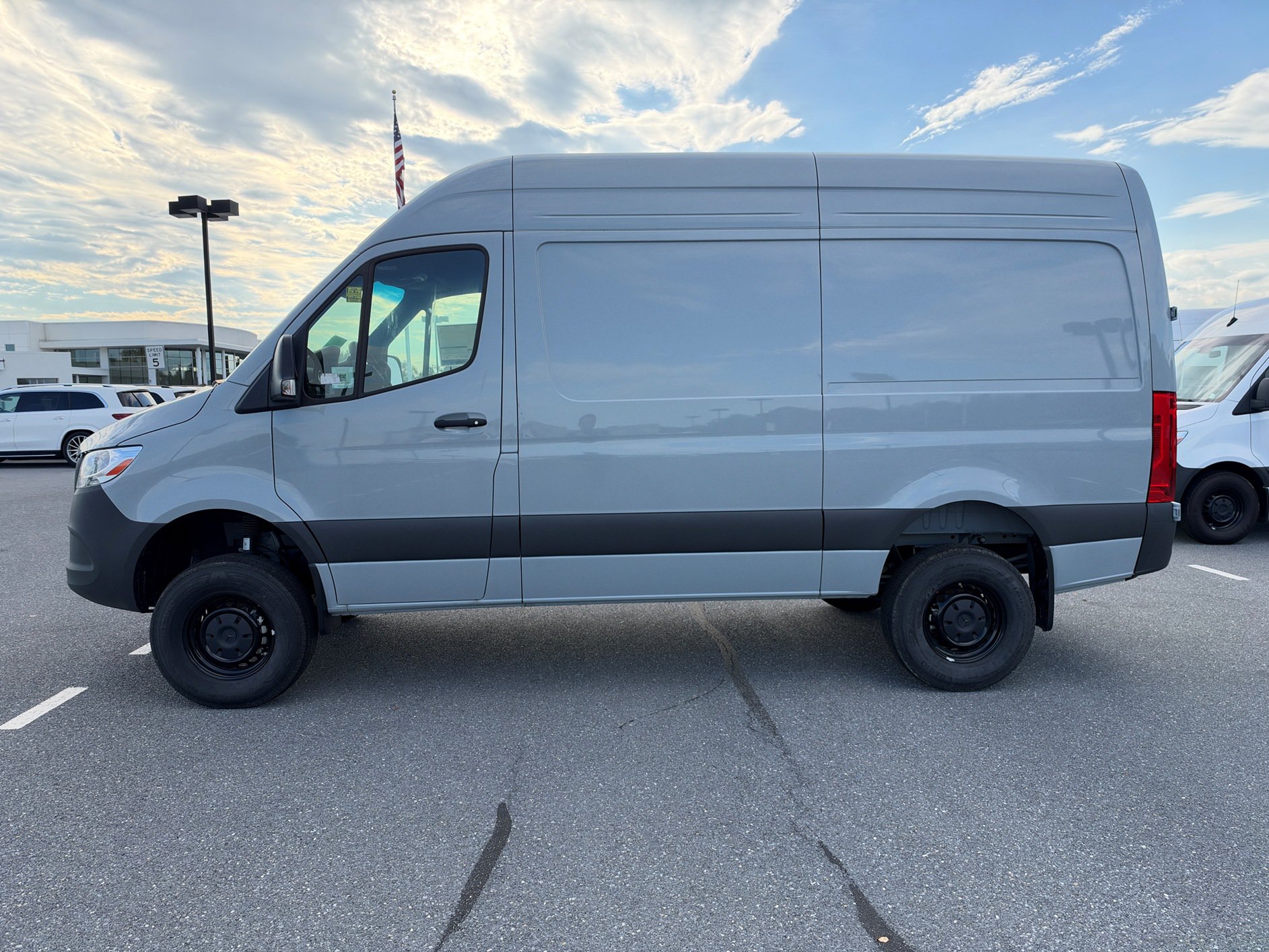 Used 2025 Mercedes-Benz Sprinter 2500 image 7