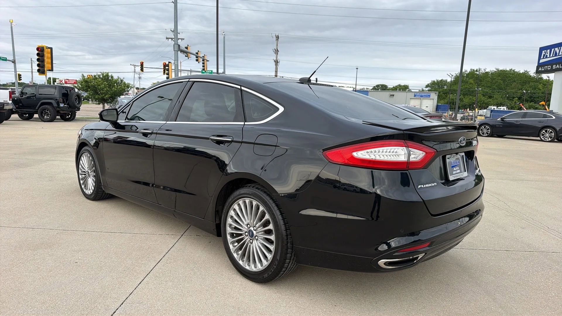 Used 2016 Ford Fusion Titanium FWD image 14