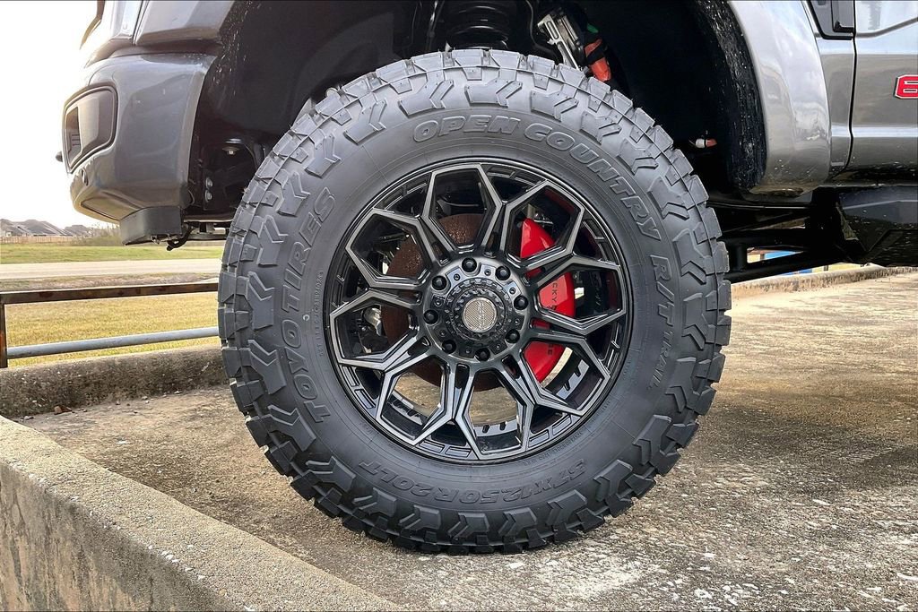 New 2026 Ford F250 Lariat w/ Black Appearance Package image 9