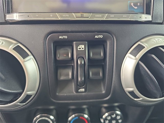 Used 2017 Jeep Wrangler Unlimited Sahara w/ Connectivity Group image 16