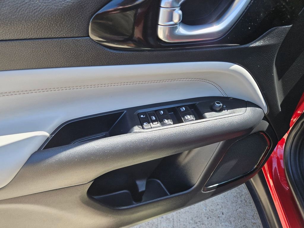 Used 2025 Jeep Compass Limited image 15