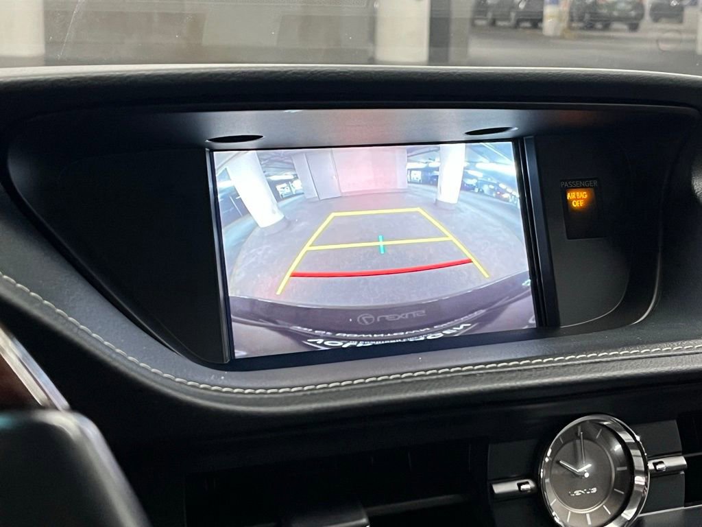 Used 2018 Lexus ES 350 w/ Luxury Package w/Wood Trim image 27