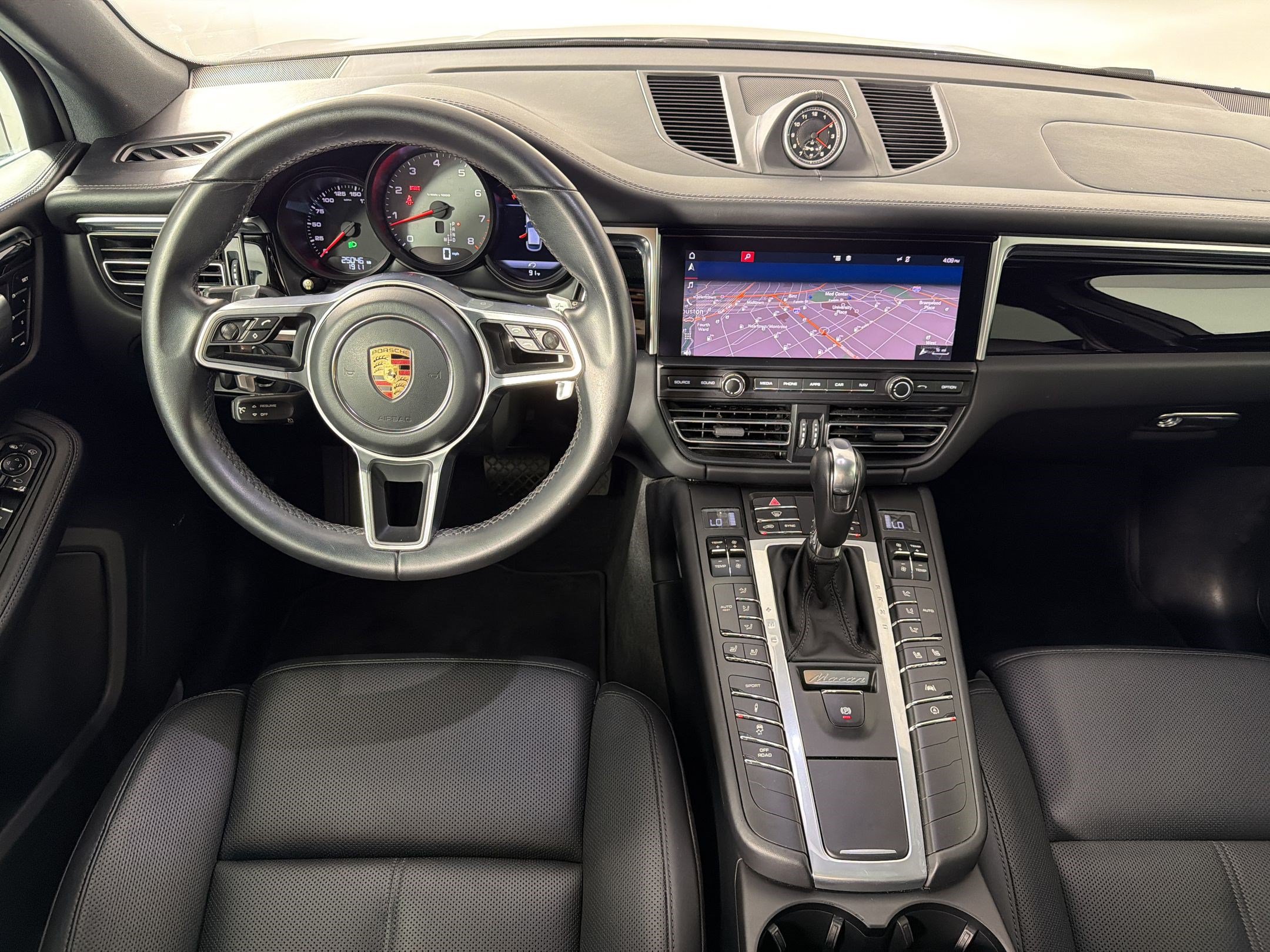 Certified 2019 Porsche Macan S AWD/4WD image 27