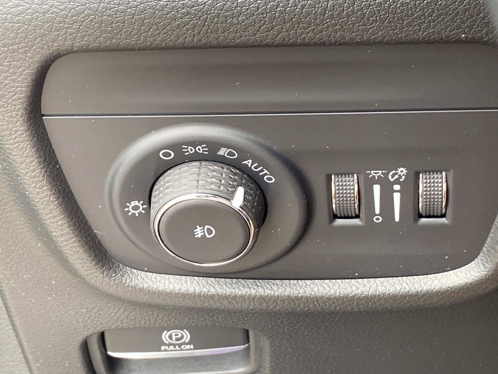 Certified 2023 Jeep Grand Cherokee Overland AWD/4WD image 21