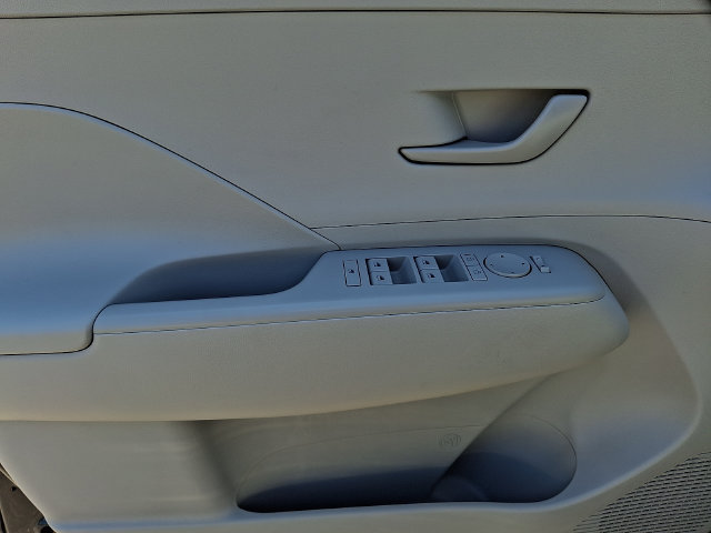 Used 2025 Hyundai Kona SEL AWD/4WD image 12