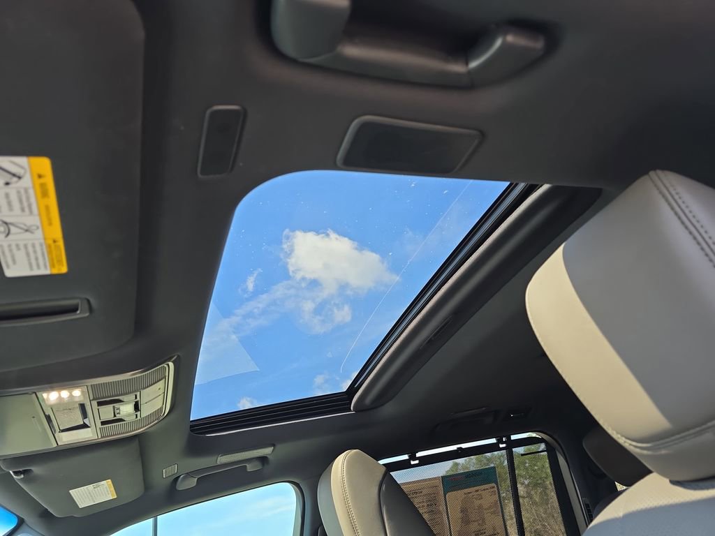 Used 2025 Lexus LX 700h Overtrail w/ Accessory Package (Z1) image 34