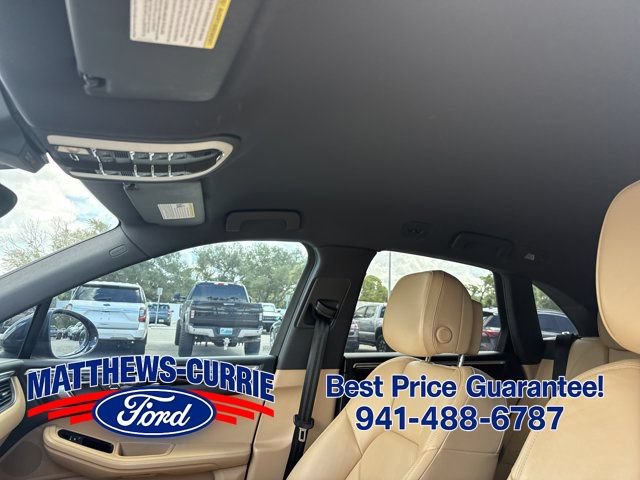 Used 2018 Porsche Macan AWD/4WD image 11