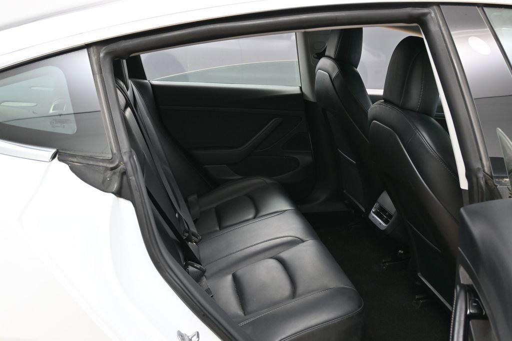 Used 2020 Tesla Model 3 Standard Range RWD image 37