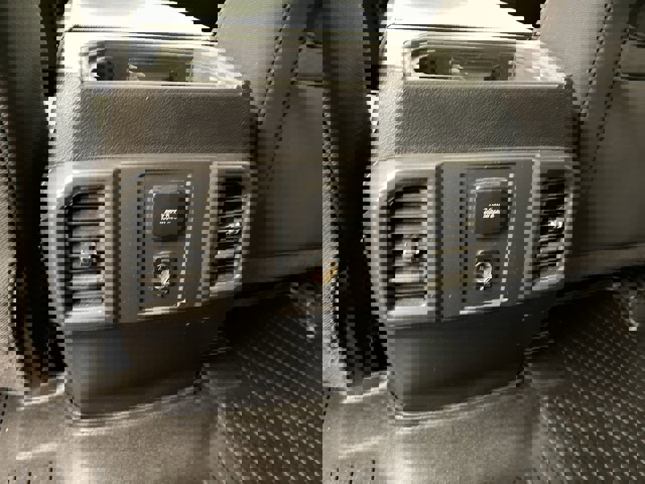 Used 2016 Ford F150 XLT w/ Equipment Group 302A Luxury image 13