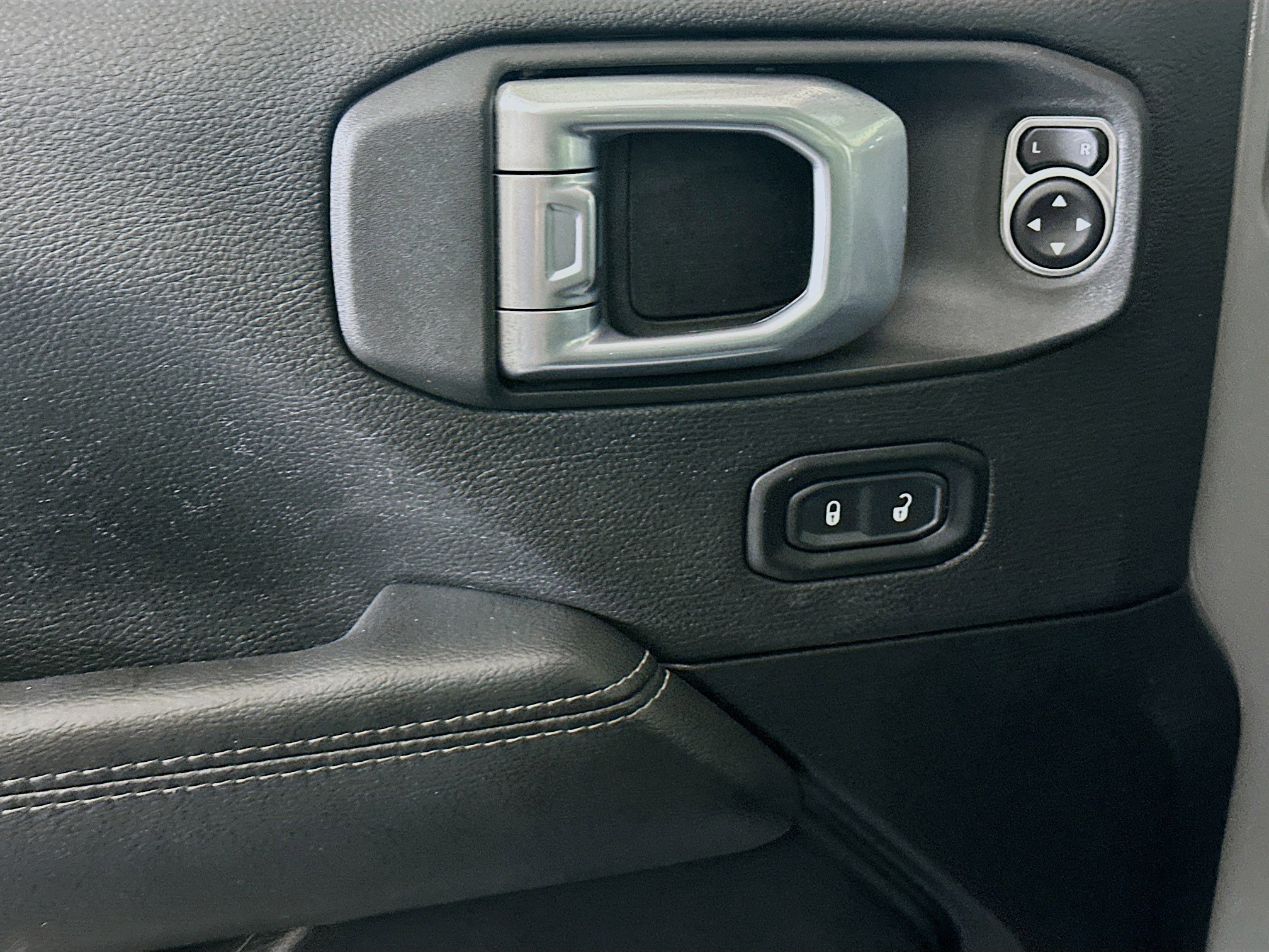 Used 2022 Jeep Wrangler Sahara w/ Cold Weather Group image 15