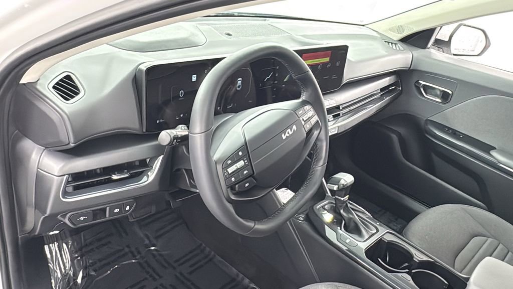 New 2025 Kia K4 EX image 32