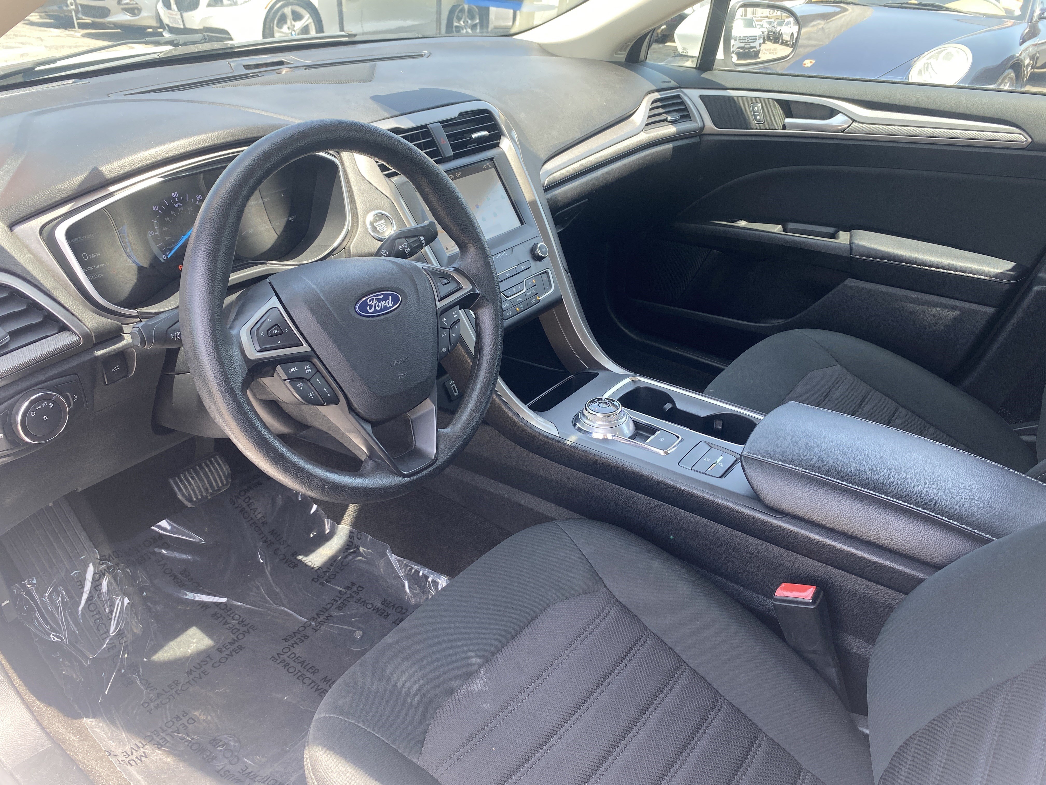 Used 2019 Ford Fusion SE FWD image 18