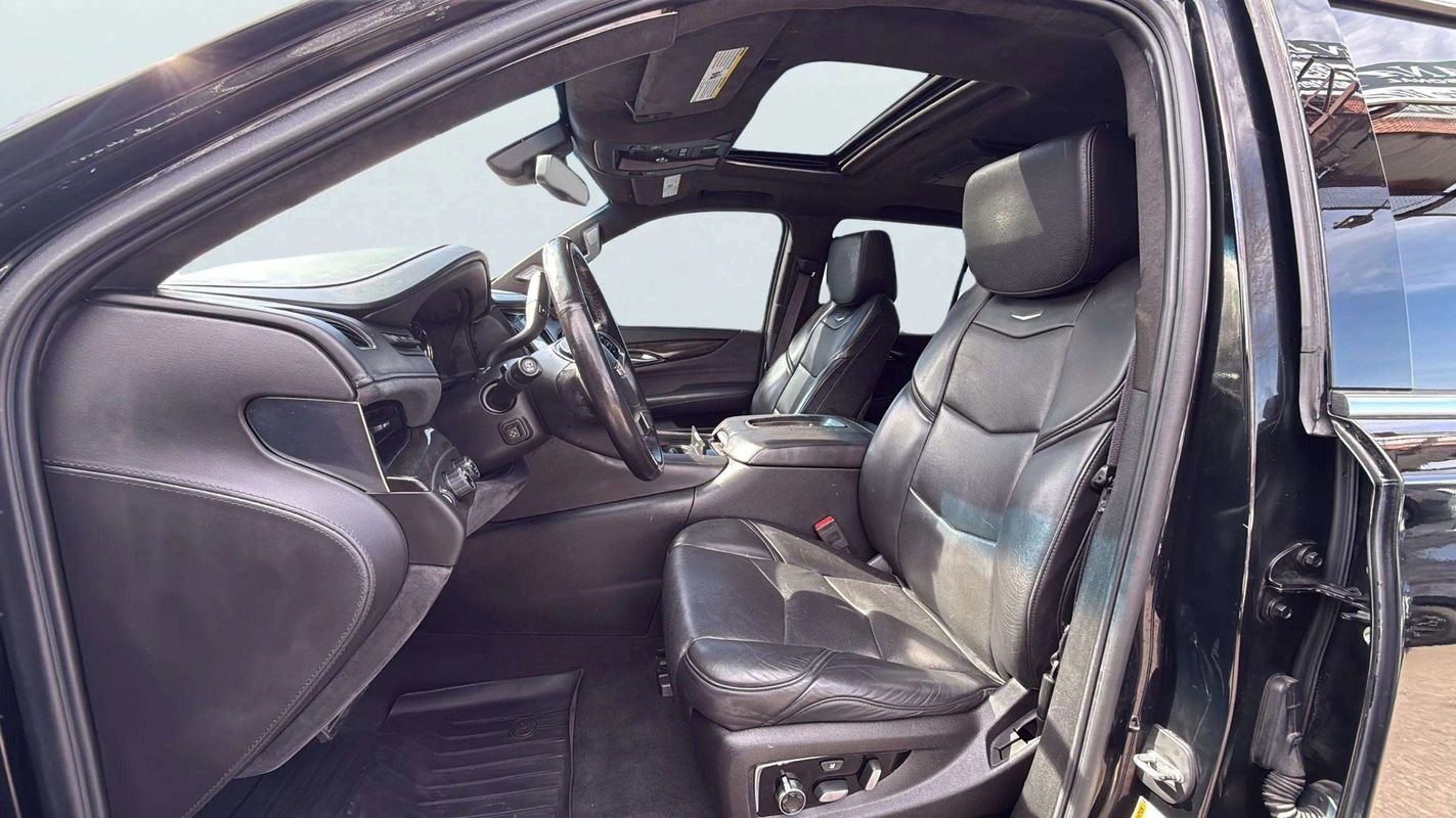 Used 2017 Cadillac Escalade Platinum AWD/4WD image 14