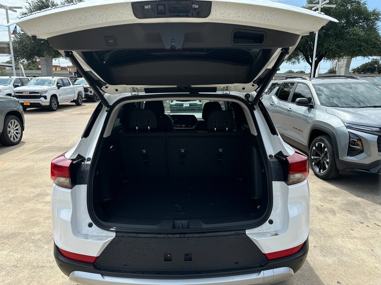 New 2026 Chevrolet TrailBlazer LT w/ Convenience Package FWD image 24
