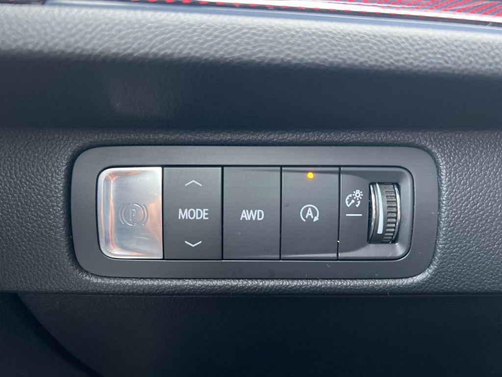 Used 2025 Chevrolet Traverse RS w/ LPO, Floor Liner Package image 17