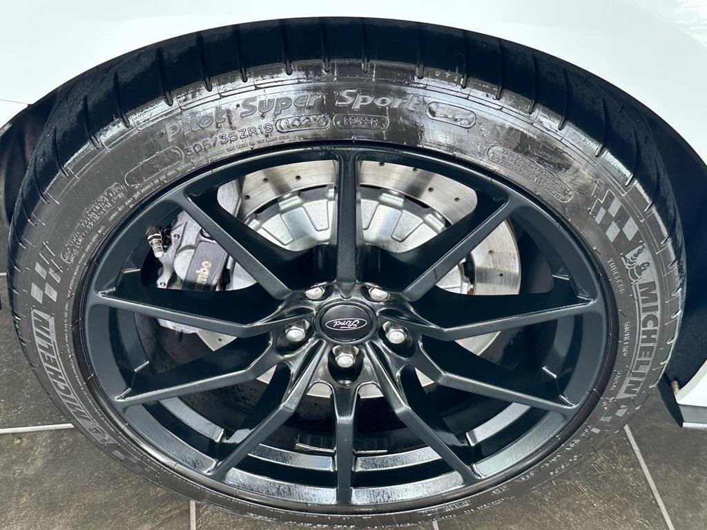 Used 2016 Ford Mustang Shelby GT350 w/ Technology Package image 17