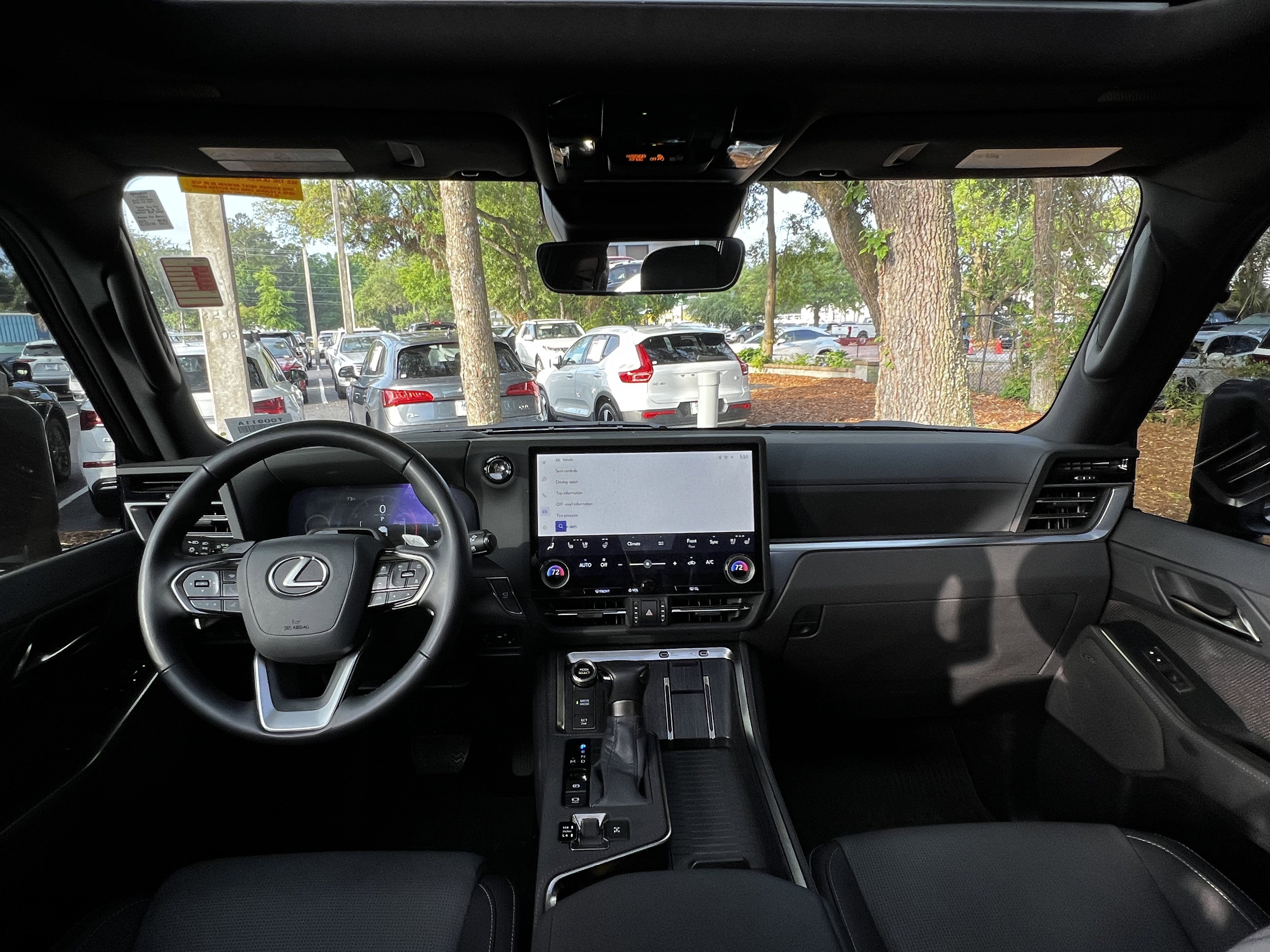 Used 2025 Lexus GX 550 w/ Accessory Package (2T) AWD/4WD image 36