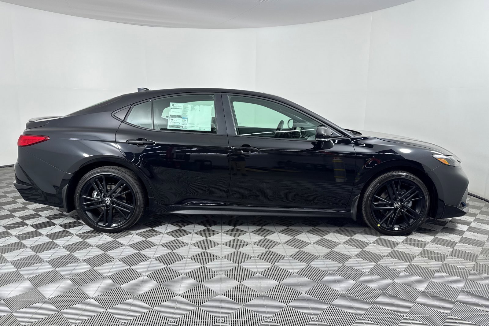 New 2026 Toyota Camry Hybrid image 3