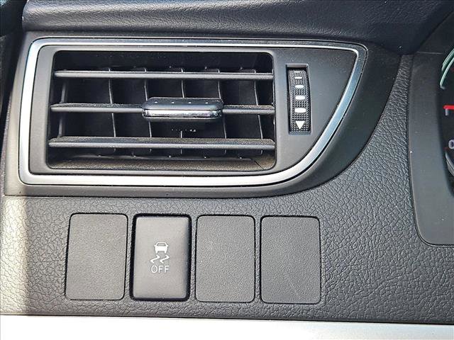 Used 2017 Toyota Camry SE FWD image 15