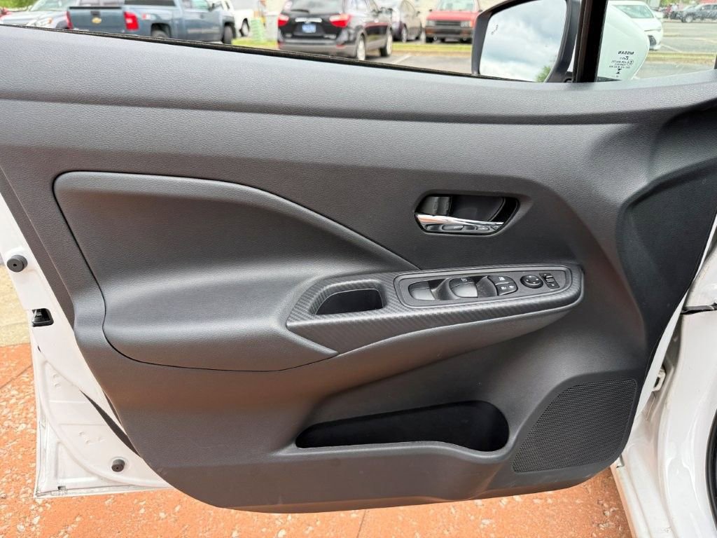 Used 2024 Nissan Versa SV image 9