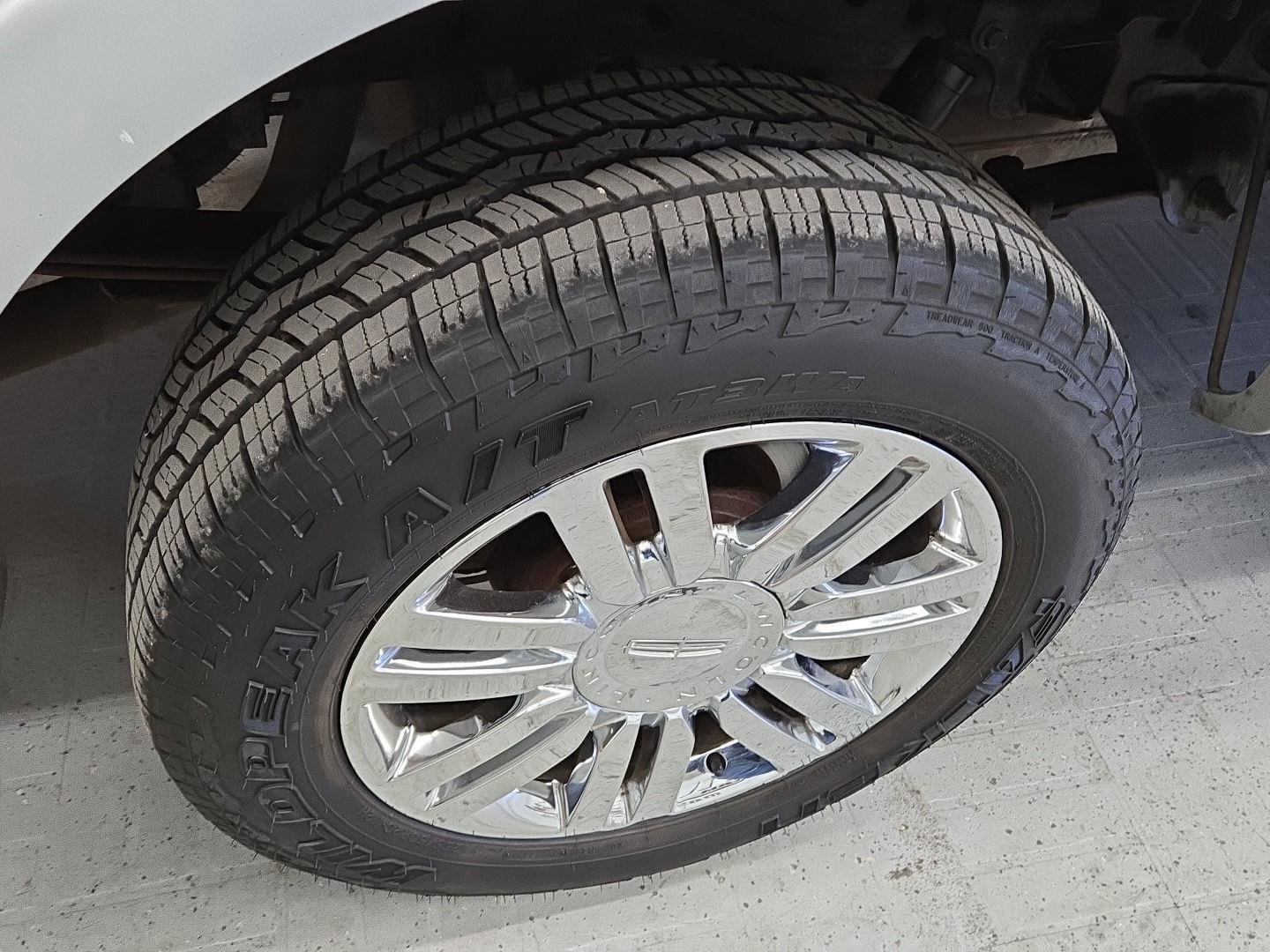 Used 2008 Lincoln Mark LT 4x4 image 23