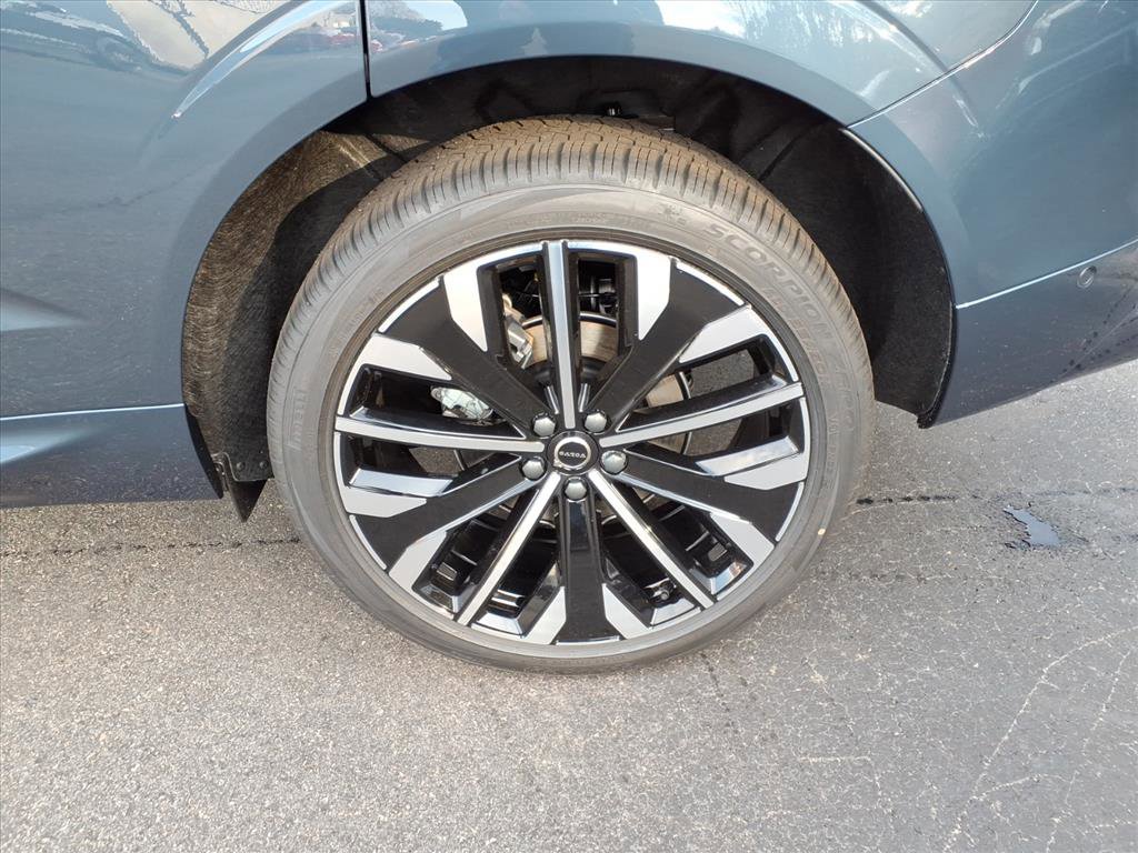 New 2026 Volvo XC60 B5 Ultra w/ Protection Package Premier image 9