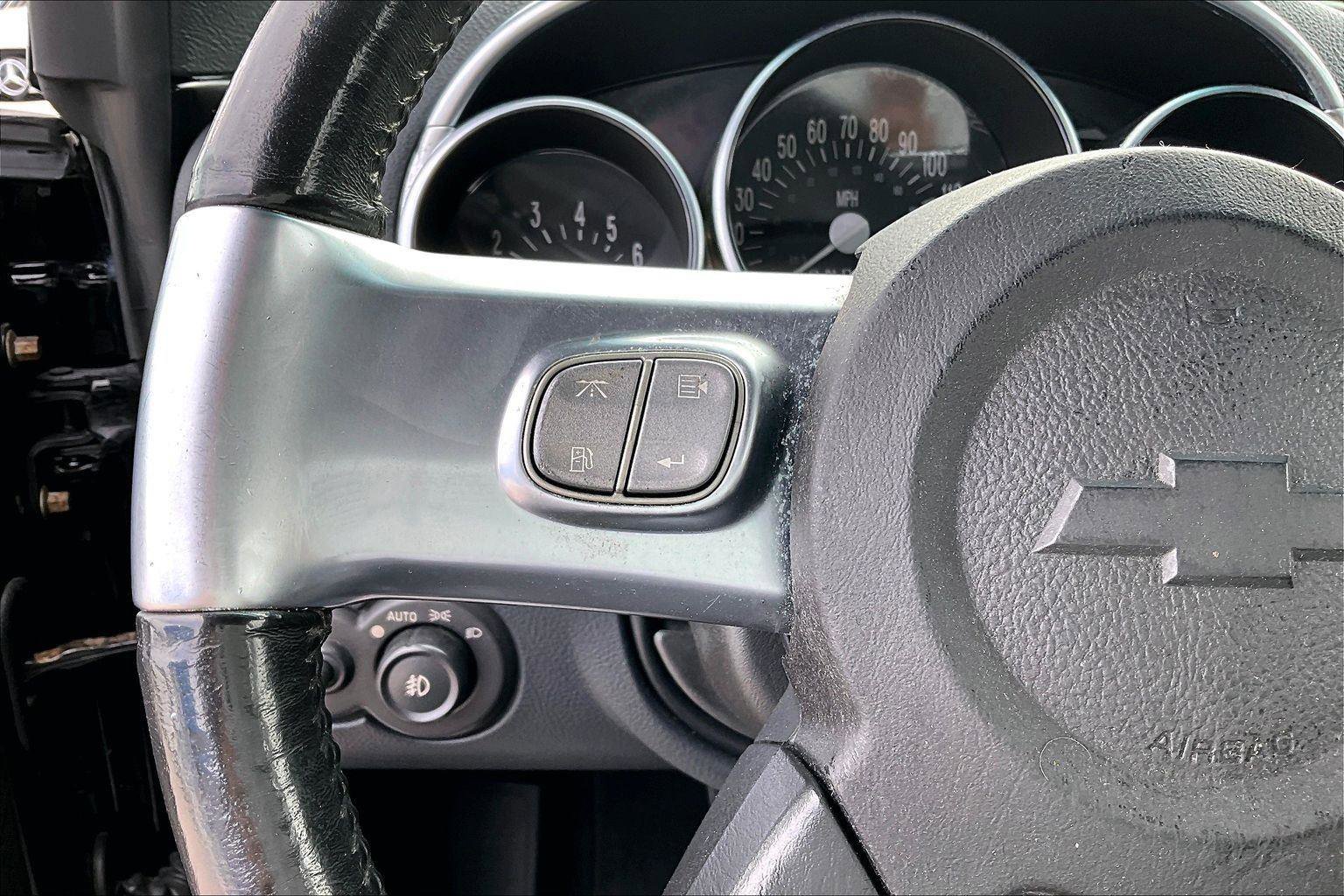 Used 2006 Chevrolet SSR w/ Preferred Equipment Group image 11