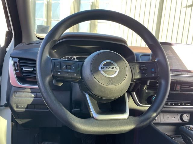 Used 2021 Nissan Rogue SV image 16