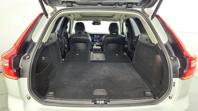 Used 2023 Volvo XC60 B5 Ultimate FWD image 40