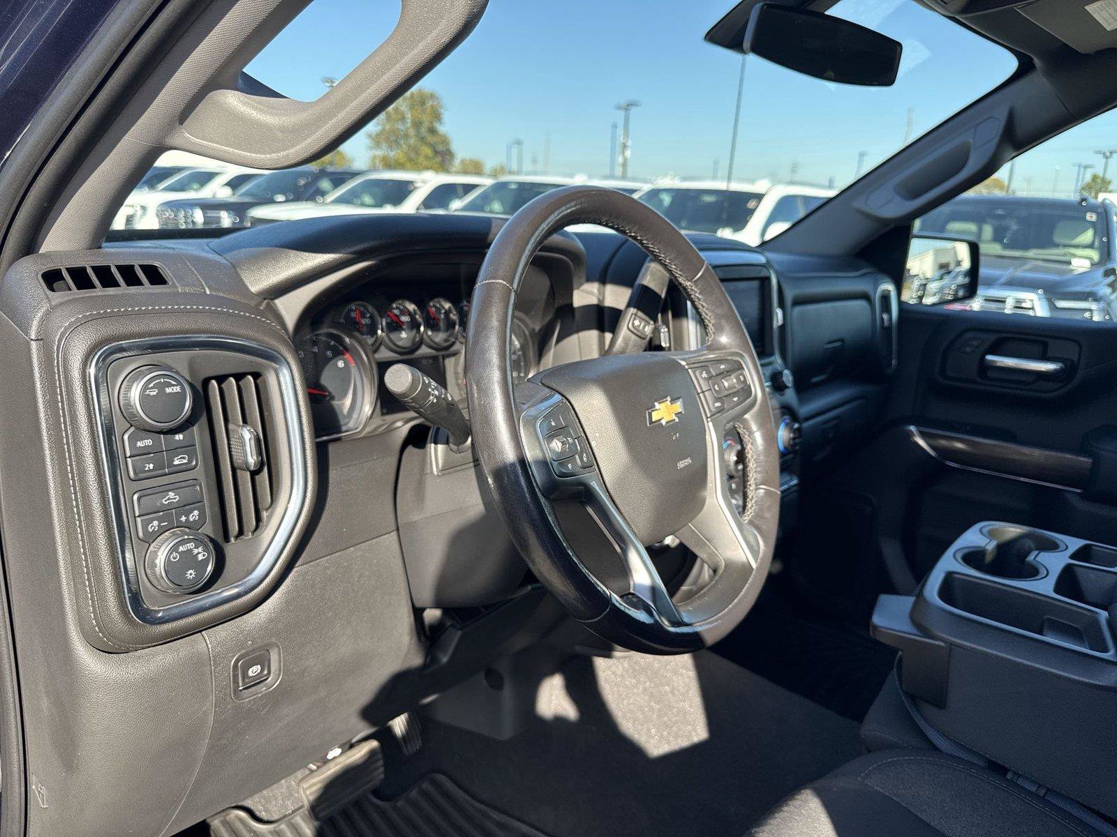 Used 2020 Chevrolet Silverado 1500 LT w/ All-Star Edition AWD/4WD image 10