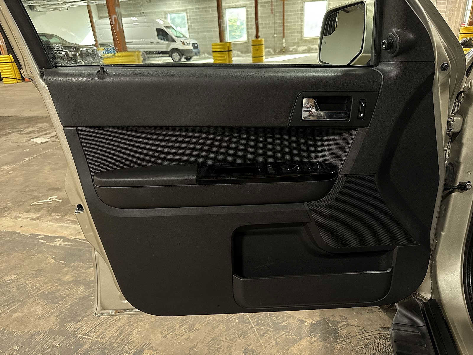 Used 2010 Ford Escape Limited image 30