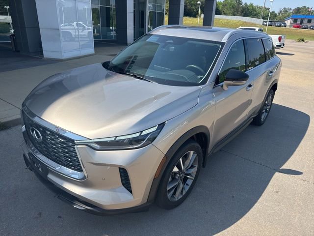 Used 2023 INFINITI QX60 Luxe w/ Cargo Package AWD/4WD image 2