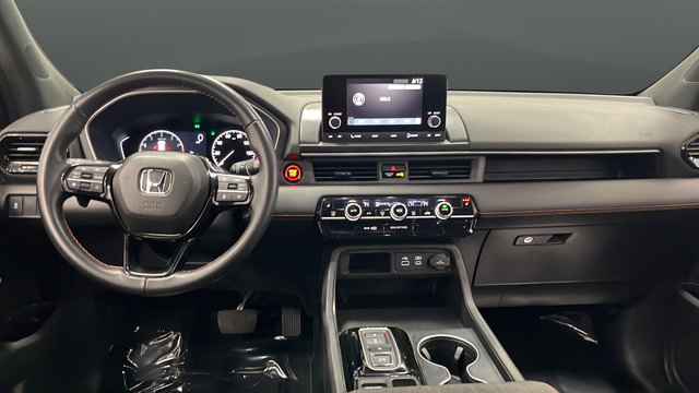 Used 2023 Honda Pilot Sport image 11
