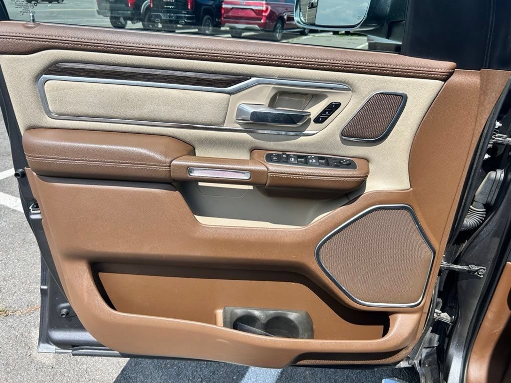 Used 2019 RAM 1500 Laramie AWD/4WD image 17