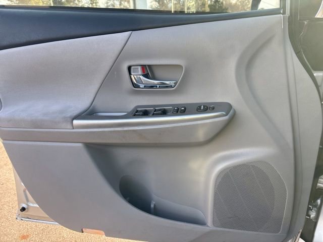 Used 2016 Toyota Prius V Three image 10