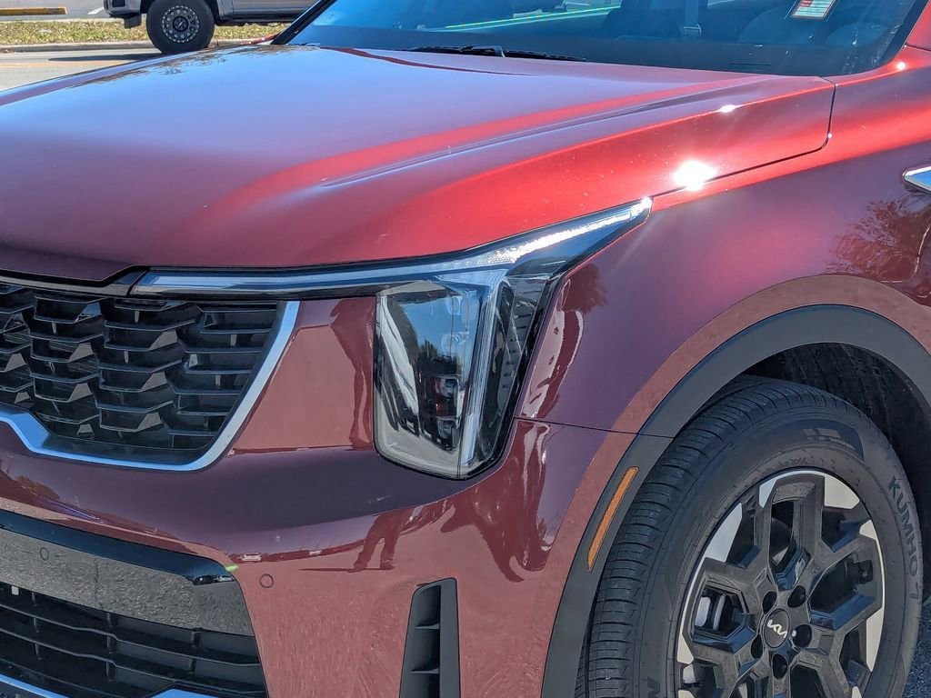 Certified 2025 Kia Sorento S image 6